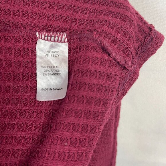C Women Sleeveless Burgundy Waffle Asymmetrical Tank Top Size L - Picture 4 of 7